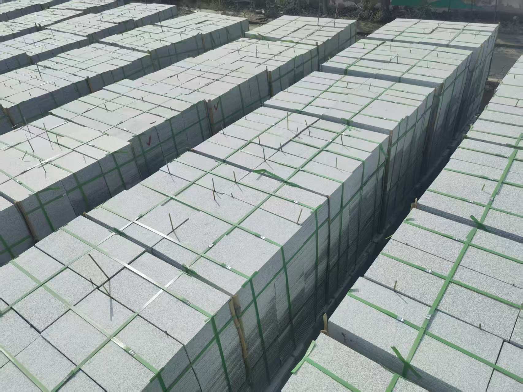 桂林 芝麻白1.8公分火烧300*600地铺，清仓大甩卖