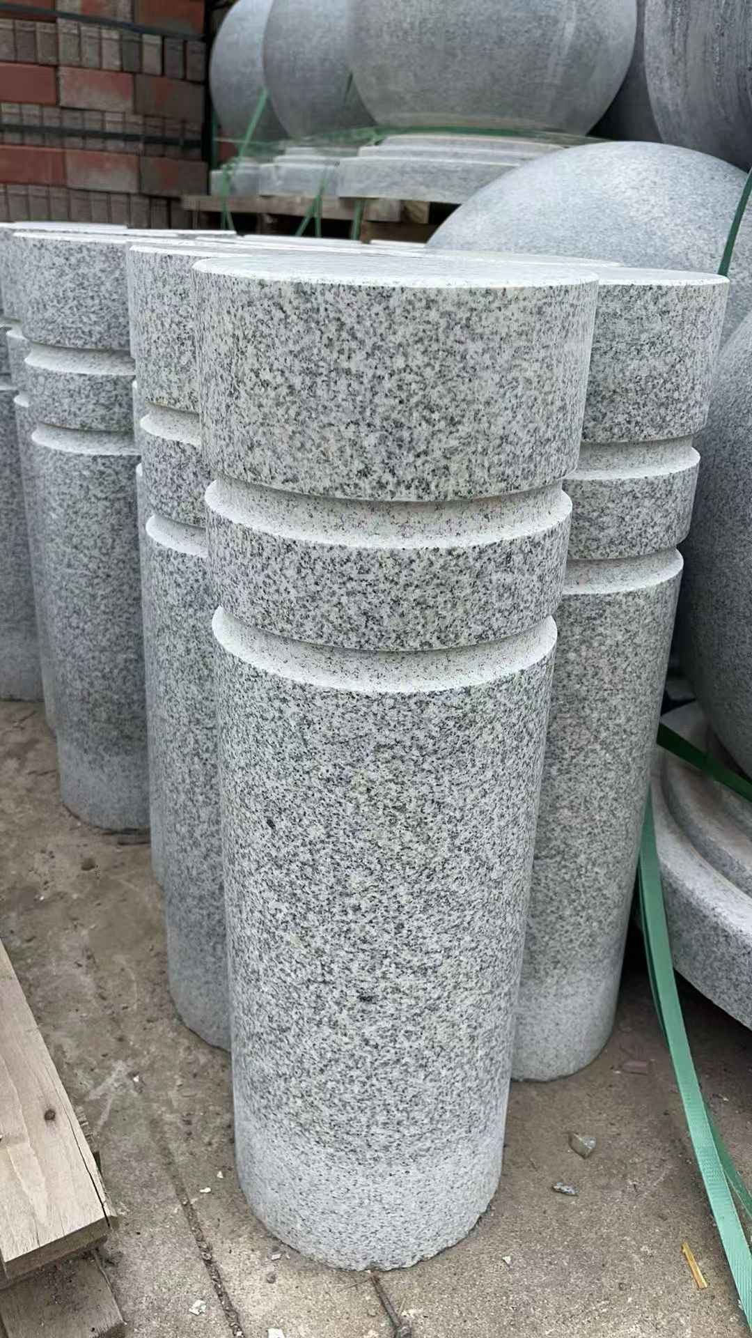 桂林 芝麻白花岗岩挡车柱、隔离柱多少钱