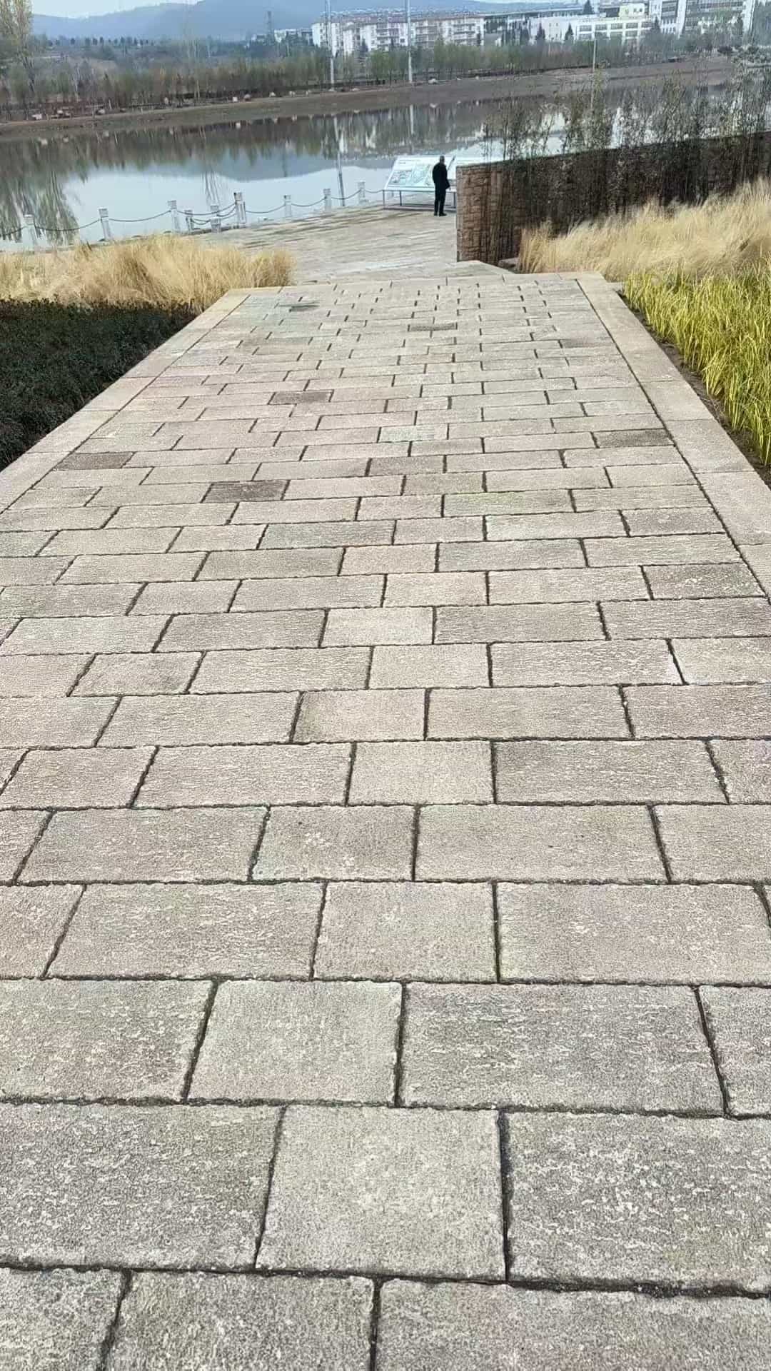 桂林仿古石铺装效果