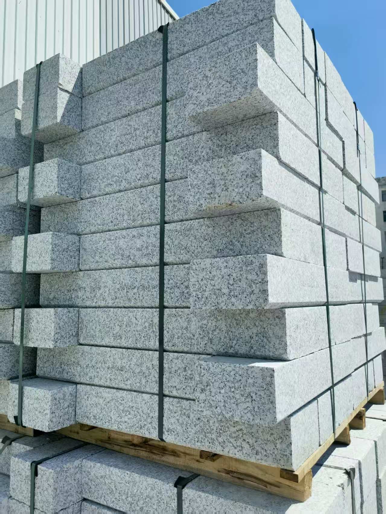 桂林 路沿石颜色均匀、尺寸标准