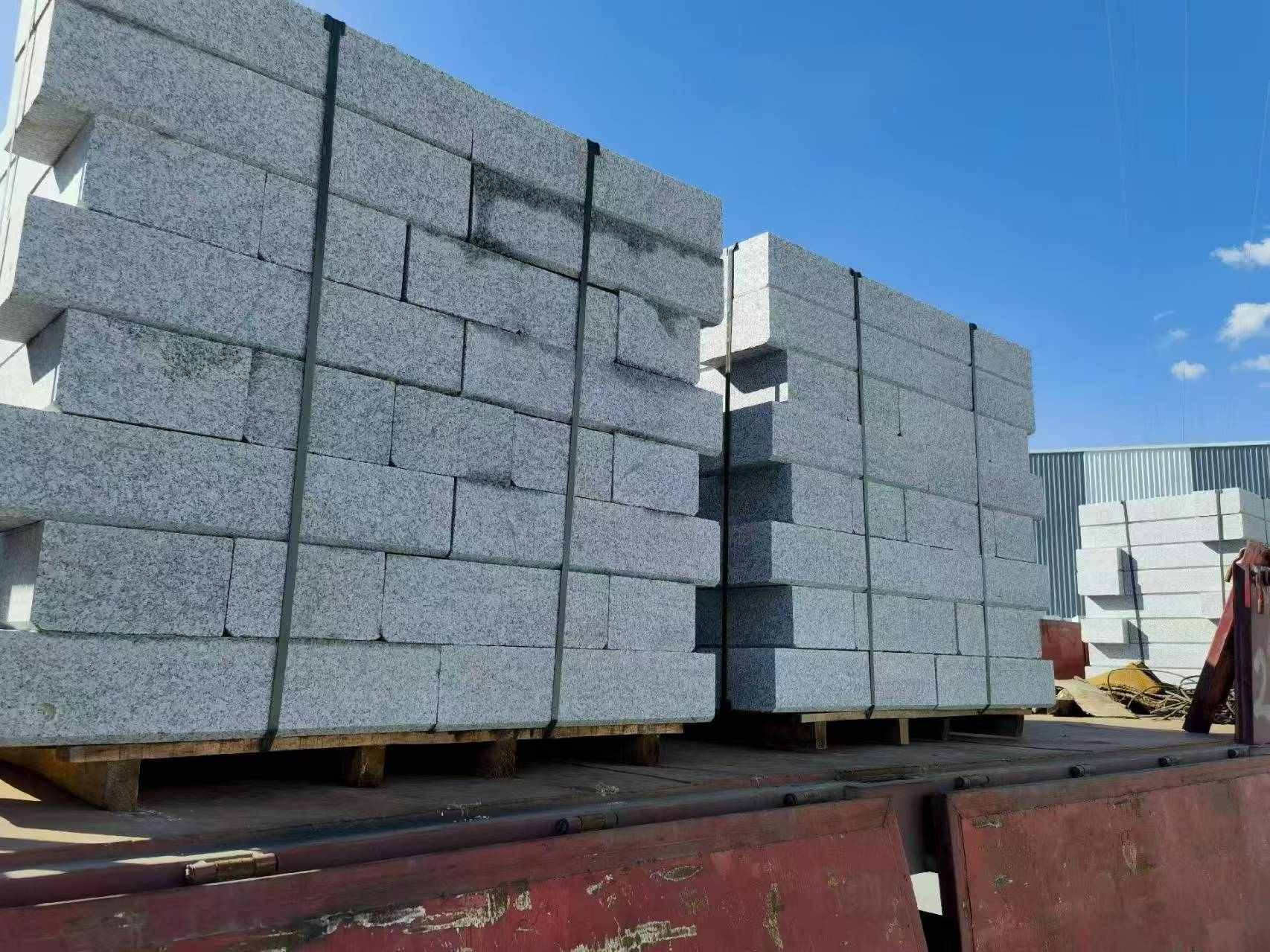 桂林 路沿石装车出货