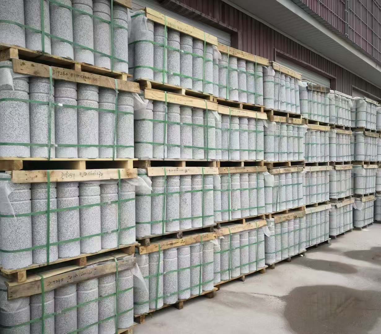 桂林 芝麻白挡车柱、阻车桩、隔离柱