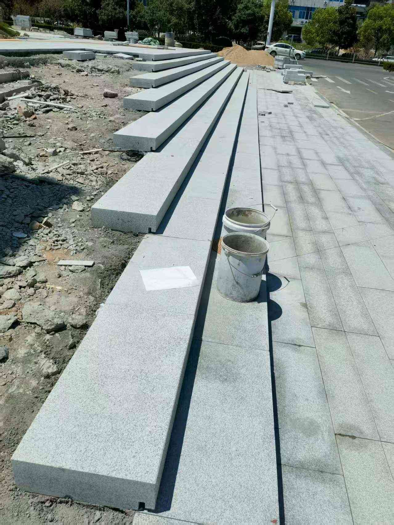 桂林 芝麻白整石台阶，施工现场