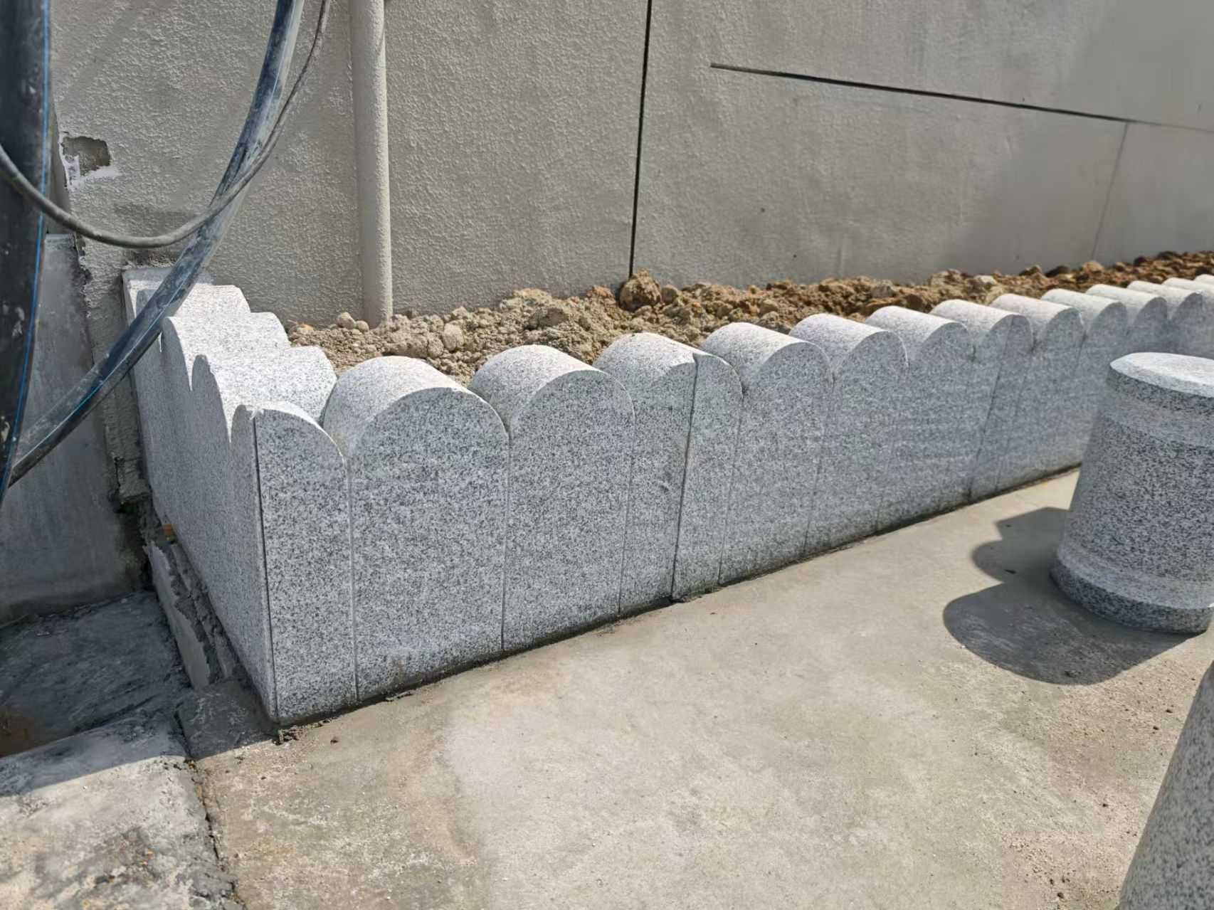 桂林 芝麻白花岗岩花边石铺装效果图