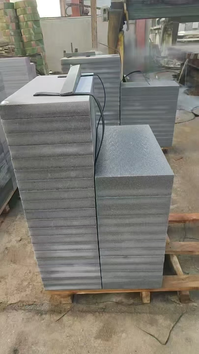 桂林 芝麻灰火烧面300*600*50地铺石材